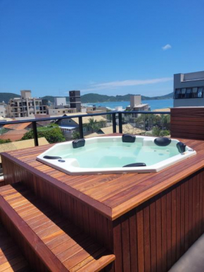 INCRÍVEL DUPLEX COM JACUZZI PRÓXIMO AO MAR, 3 SUÍTES, Apt 408